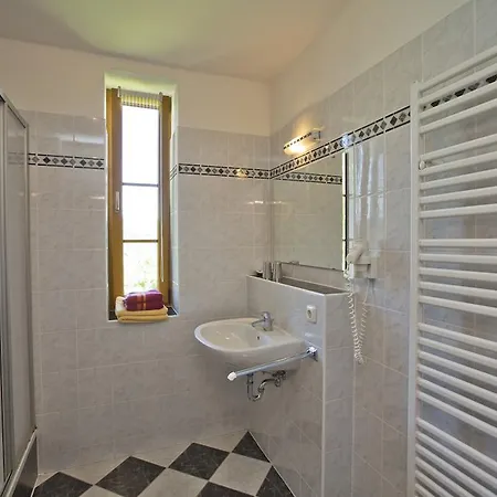 بيت ضيافة Lindenhof 3*